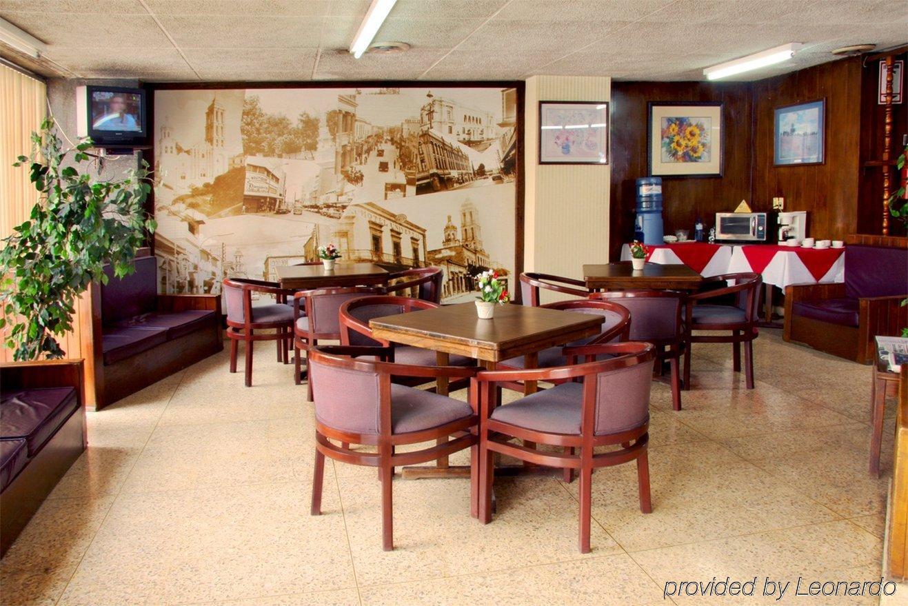 Hotel Premier Saltillo Coahuila Restoran gambar